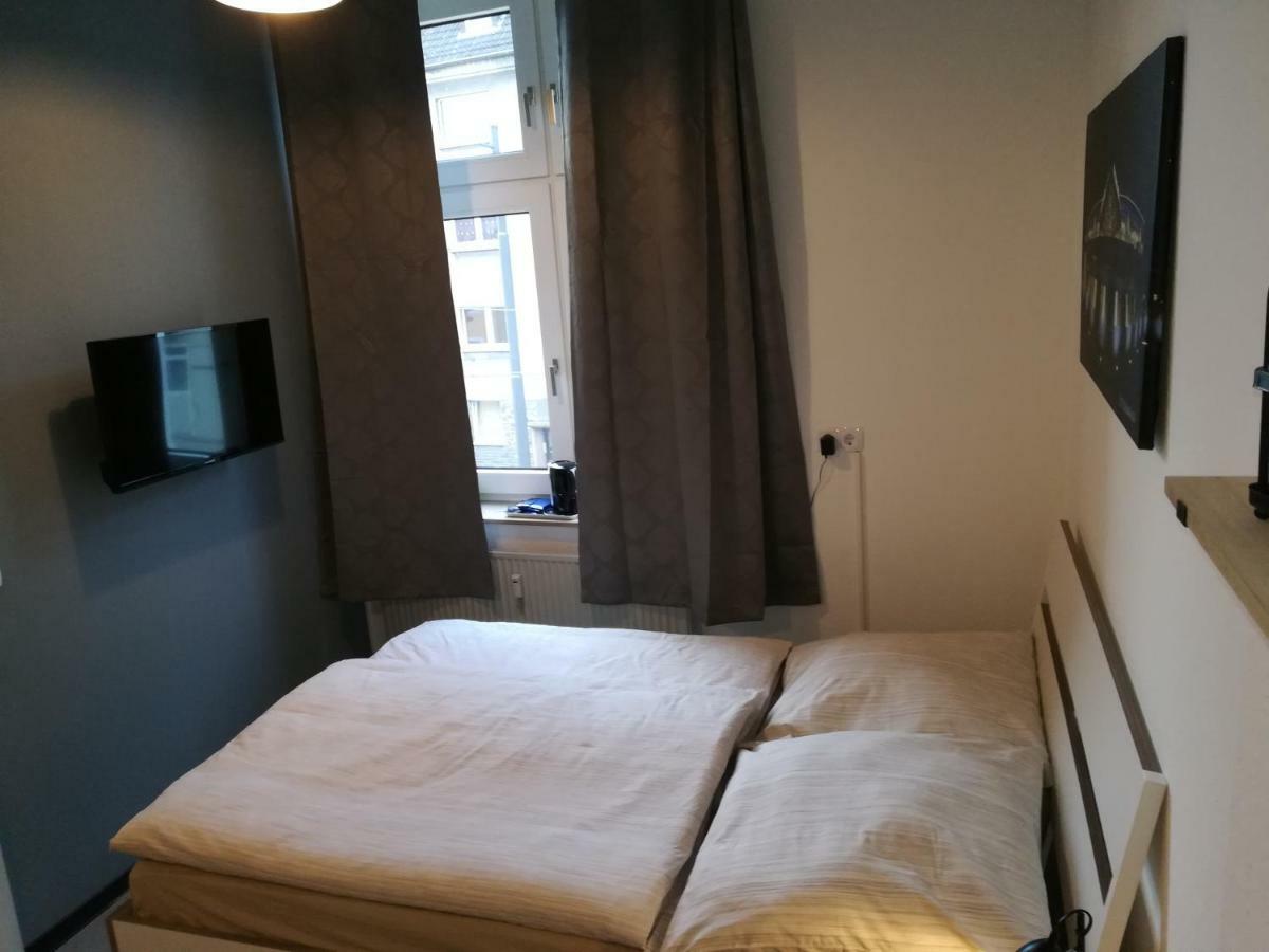 Zentrales Apartment In เกลเซนเคียร์เคน ภายนอก รูปภาพ