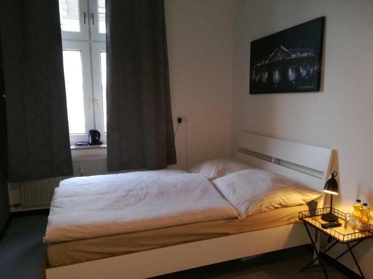 Zentrales Apartment In เกลเซนเคียร์เคน ภายนอก รูปภาพ