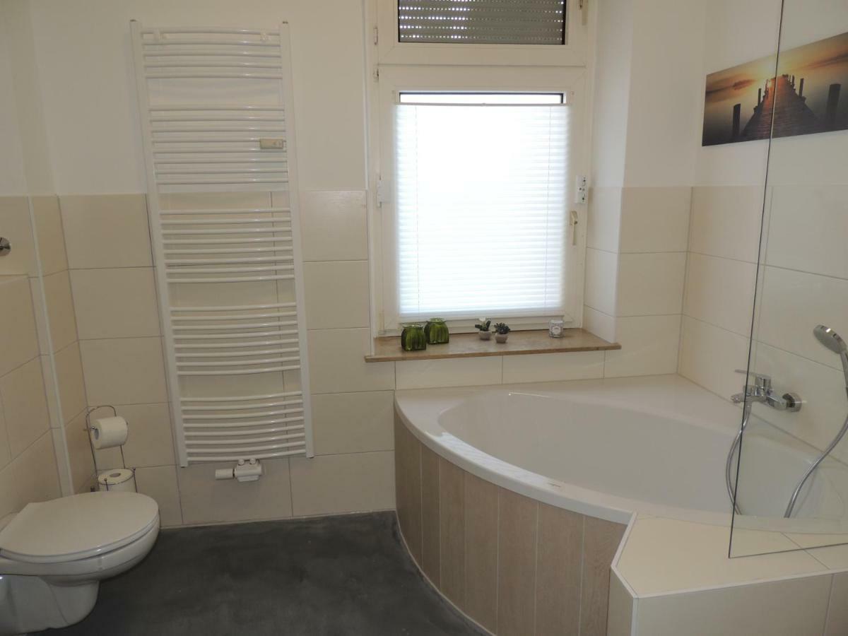 Zentrales Apartment In เกลเซนเคียร์เคน ภายนอก รูปภาพ