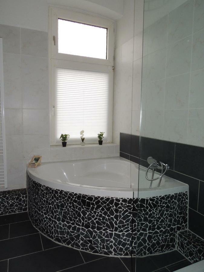 Zentrales Apartment In เกลเซนเคียร์เคน ภายนอก รูปภาพ