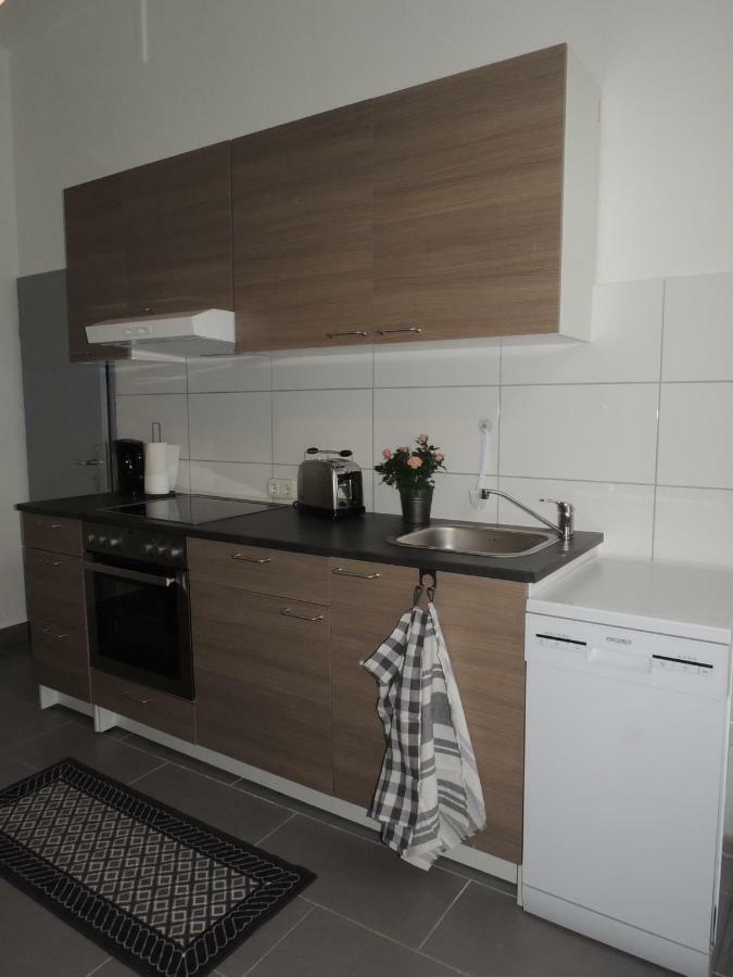 Zentrales Apartment In เกลเซนเคียร์เคน ภายนอก รูปภาพ