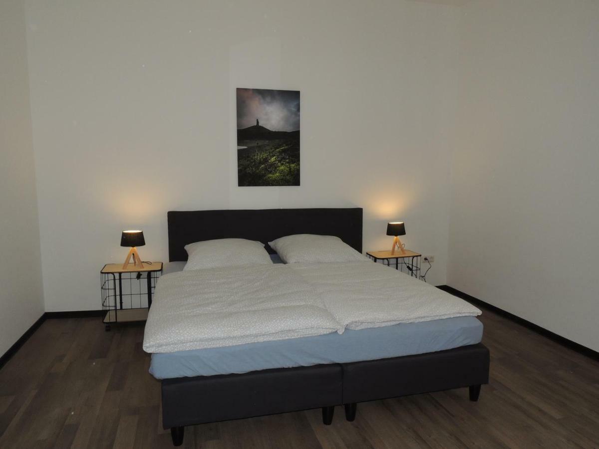 Zentrales Apartment In เกลเซนเคียร์เคน ภายนอก รูปภาพ