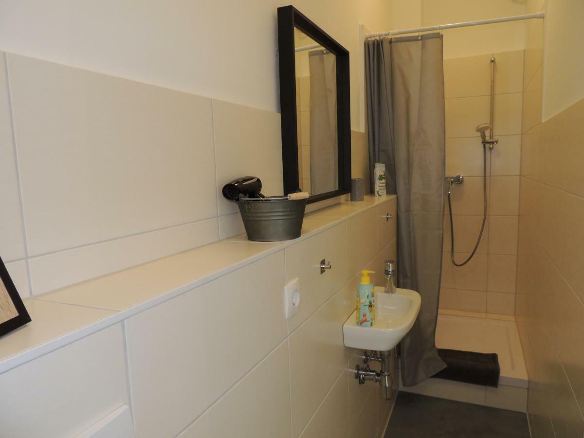 Zentrales Apartment In เกลเซนเคียร์เคน ภายนอก รูปภาพ